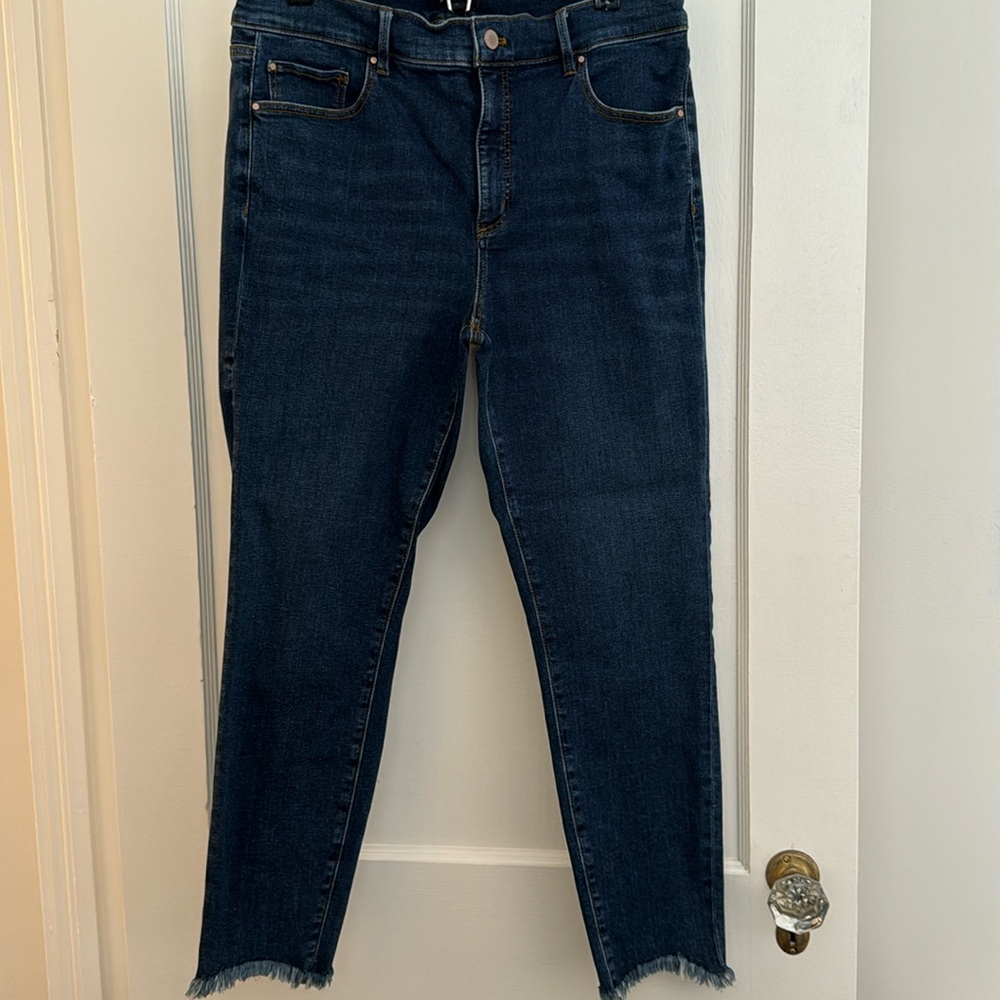 Women’s Skinny Crop Jeans, NWOT, with frayed hem, dark wash
